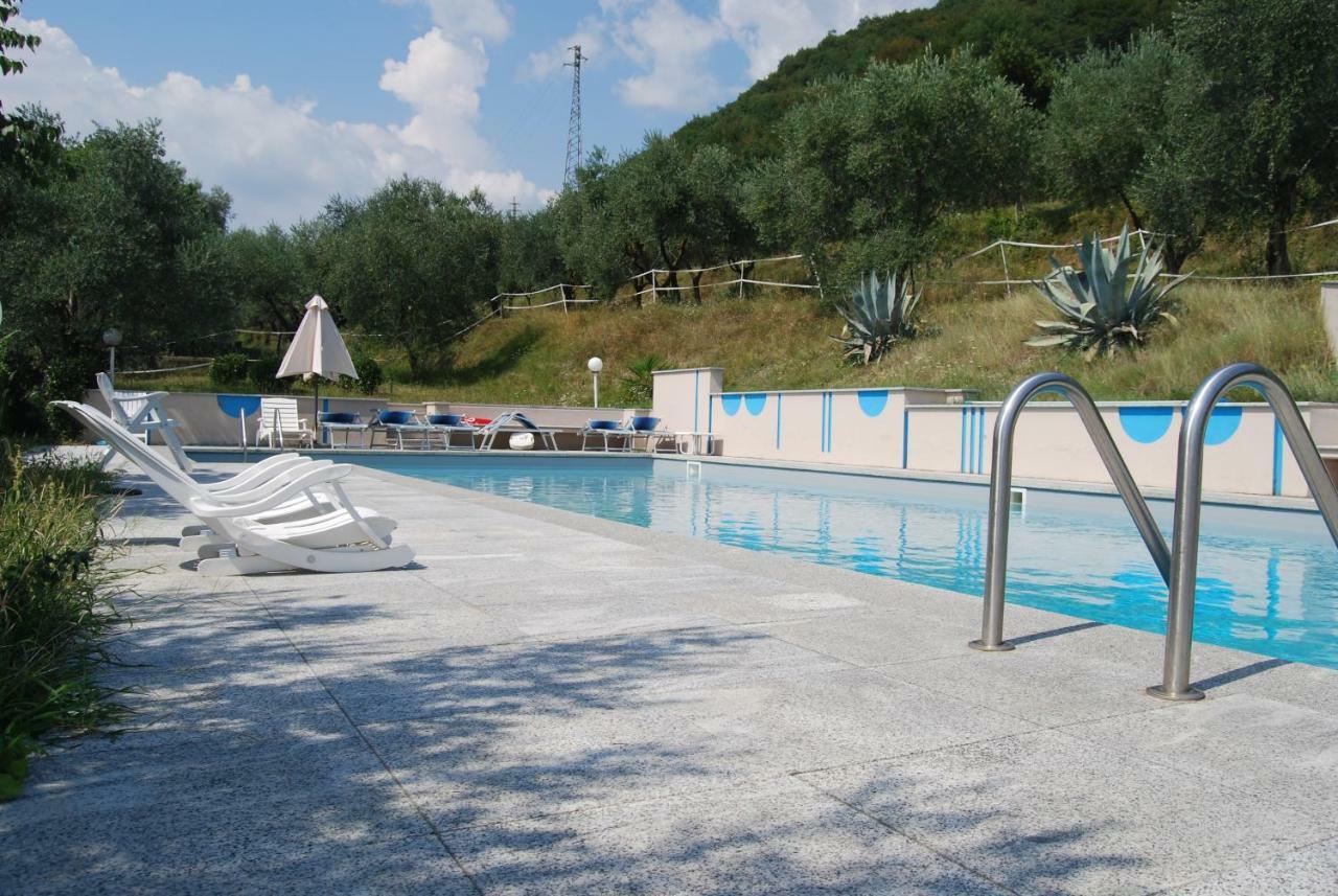 Agriturismo Cascina Bissiniga سالو المظهر الخارجي الصورة